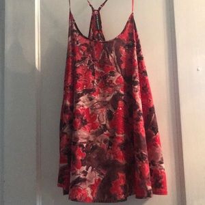 Flowy, flowery, Rock and Republic tank